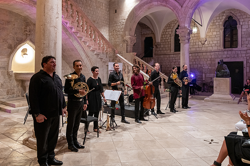 "TANGO THE NIGHT"- BRASS& PERCUSSION SEPTET Dubrovačkog simfonijskog orkestra & VID VELJAK!
